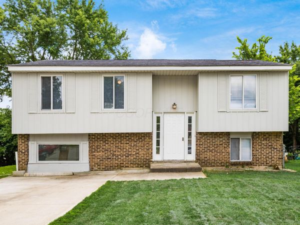 2621 Ipswick Circle, Columbus, OH 43224
