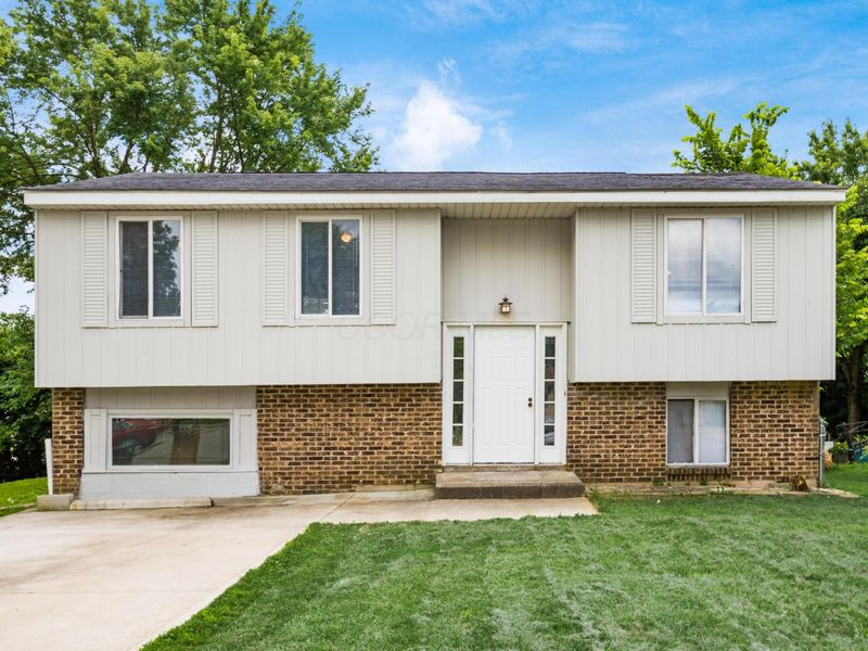 2621 Ipswick Circle, Columbus, OH 43224 Photo 1