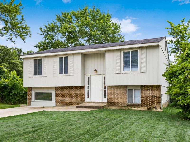 2621 Ipswick Circle, Columbus, OH 43224 Photo 3