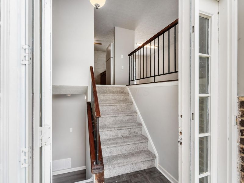 2621 Ipswick Circle, Columbus, OH 43224 Photo 5