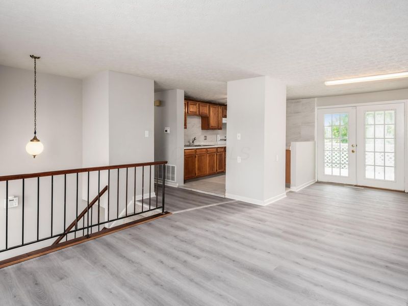 2621 Ipswick Circle, Columbus, OH 43224 Photo 6