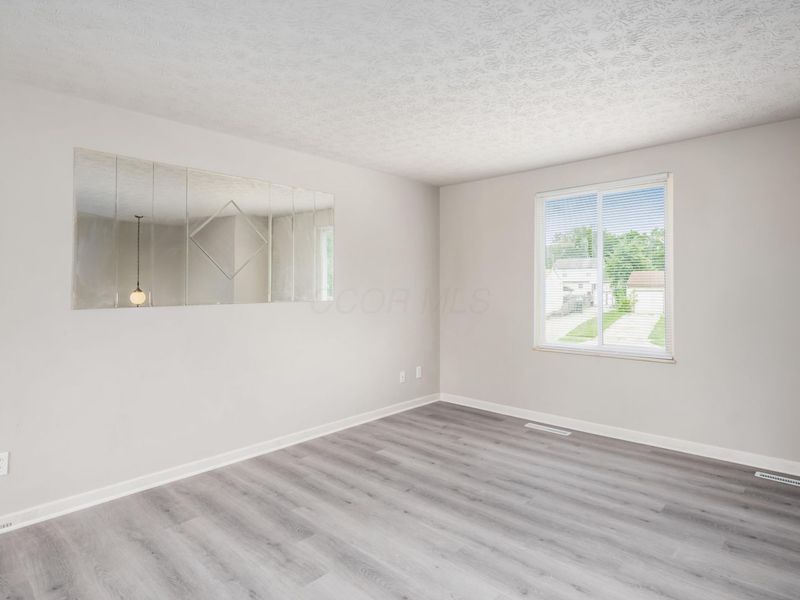 2621 Ipswick Circle, Columbus, OH 43224 Photo 7