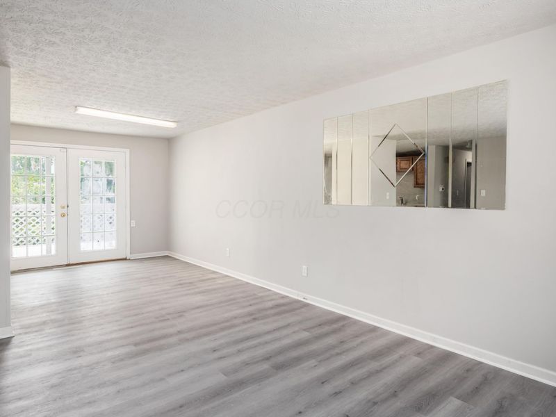 2621 Ipswick Circle, Columbus, OH 43224 Photo 9