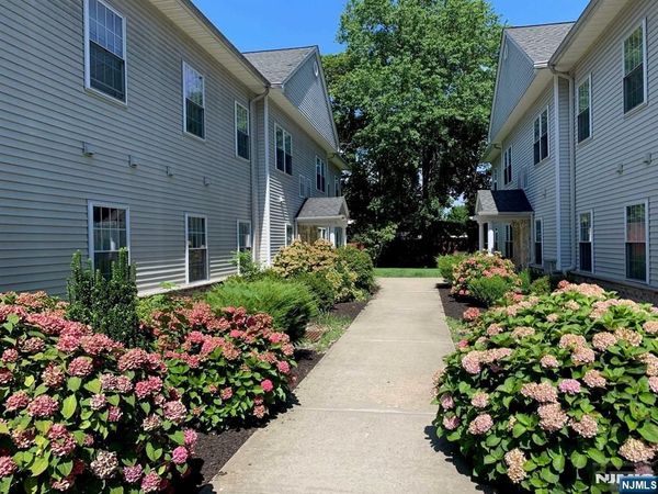 47-53 Central Avenue A 15, ROCHELLE PARK, NJ 07662