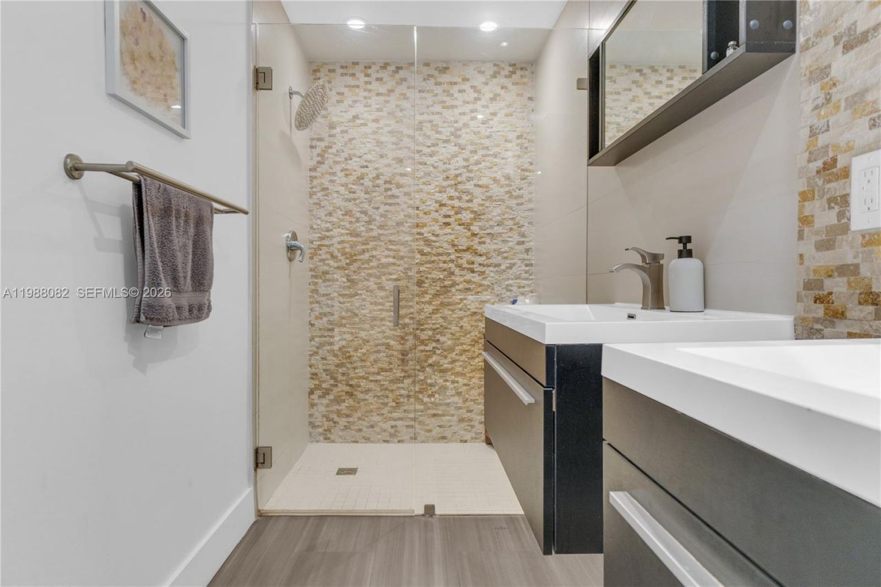 3340 NE 190th St, Unit 1305, Aventura, FL 33180 Photo