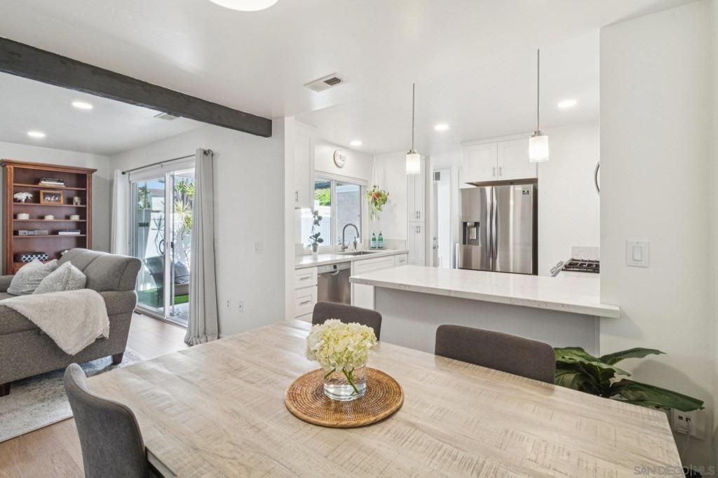 1446 Caminito Septimo, Cardiff by the Sea, CA 92007 Main Photo