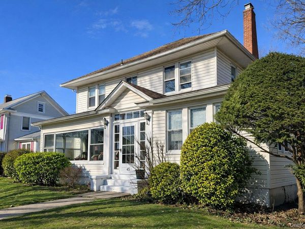 60 Lloyd Avenue, Lynbrook, NY 11563