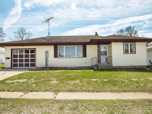 235 E Franklin Street, Denver, IA 50622