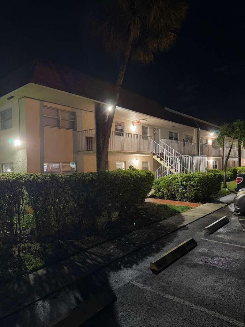 9851 Sandalfoot Boulevard, Unit 220, Boca Raton, FL 33428 Photo