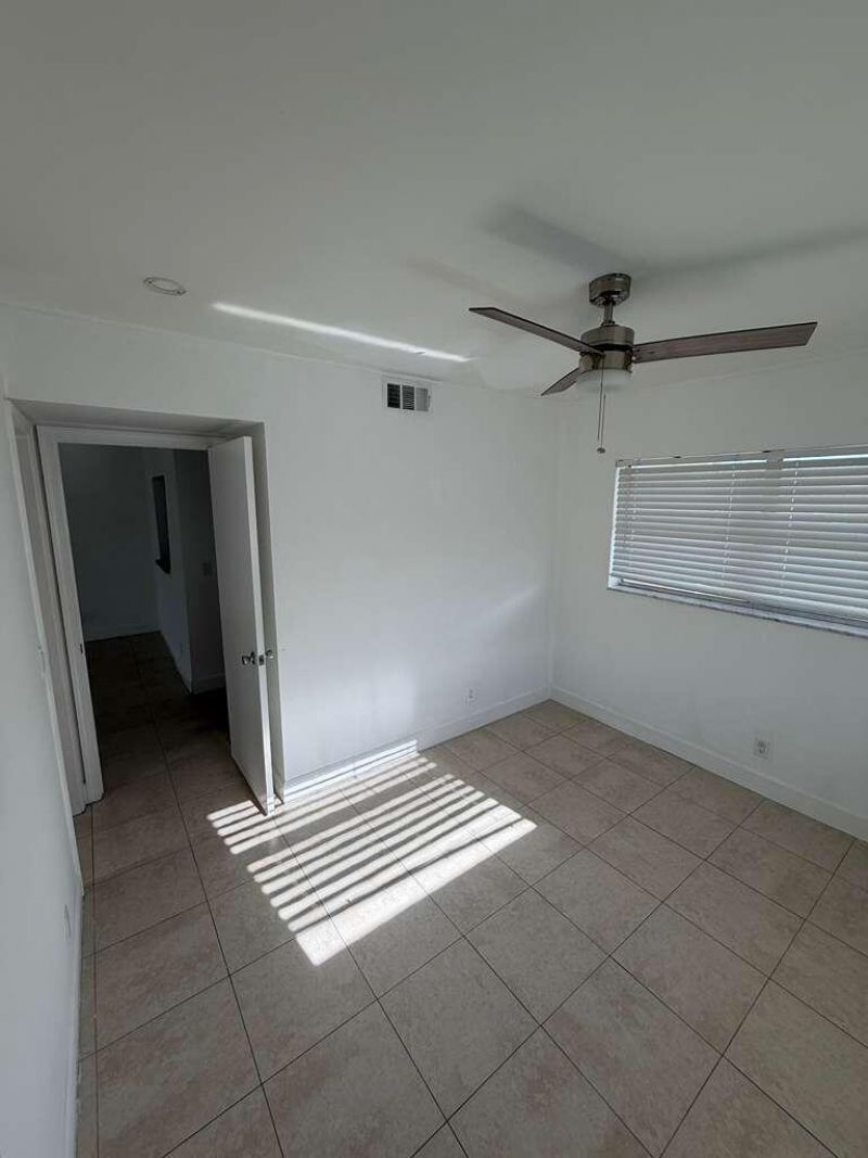 9851 Sandalfoot Boulevard, Unit 220, Boca Raton, FL 33428 Photo