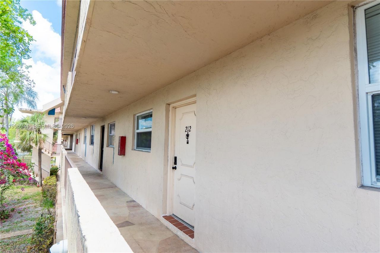 3900 NW 76th Ave, Unit 212, Sunrise, FL 33351 Photo