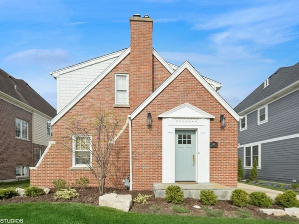 324 S Poplar Avenue E, Elmhurst, IL 60126