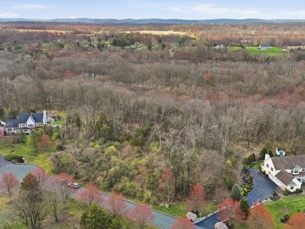 18 Meadow Ridge Rd, Knowlton, NJ 07832