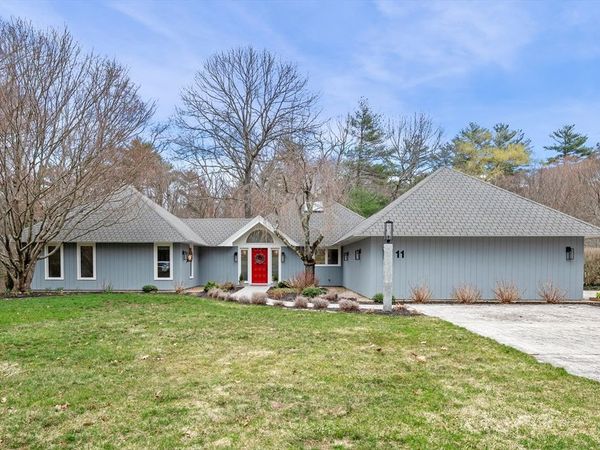 11 Brentwood Way, Ipswich, MA 01938