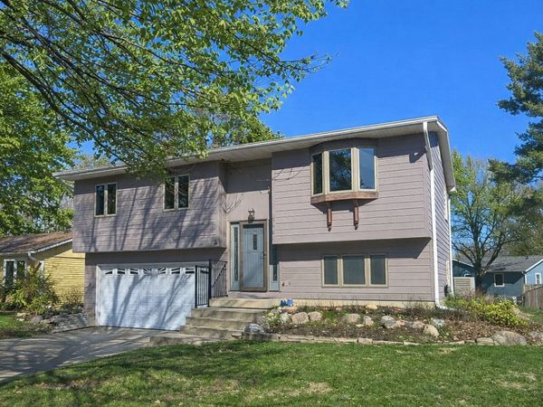 2210 Winchester Drive , Champaign, IL 61821