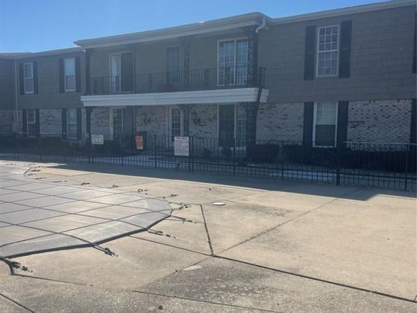 24360 East River Road, Grosse Ile Twp, MI 48138