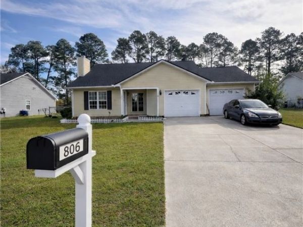 806 S Buckeye Drive , Raeford, NC 28376