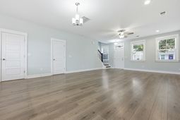 3964 Neomi Street photo 4