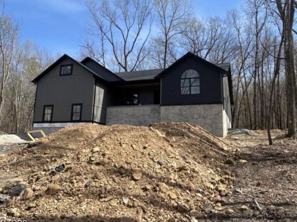 633 Icy Cove Trl, Monterey, TN 38574