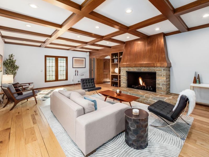 2484 Danvers Court, Columbus, OH 43220 Photo 15