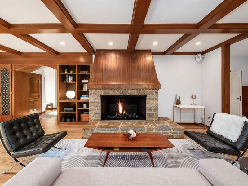 2484 Danvers Court, Columbus, OH 43220 Photo 18