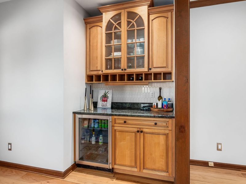 2484 Danvers Court, Columbus, OH 43220 Photo 26