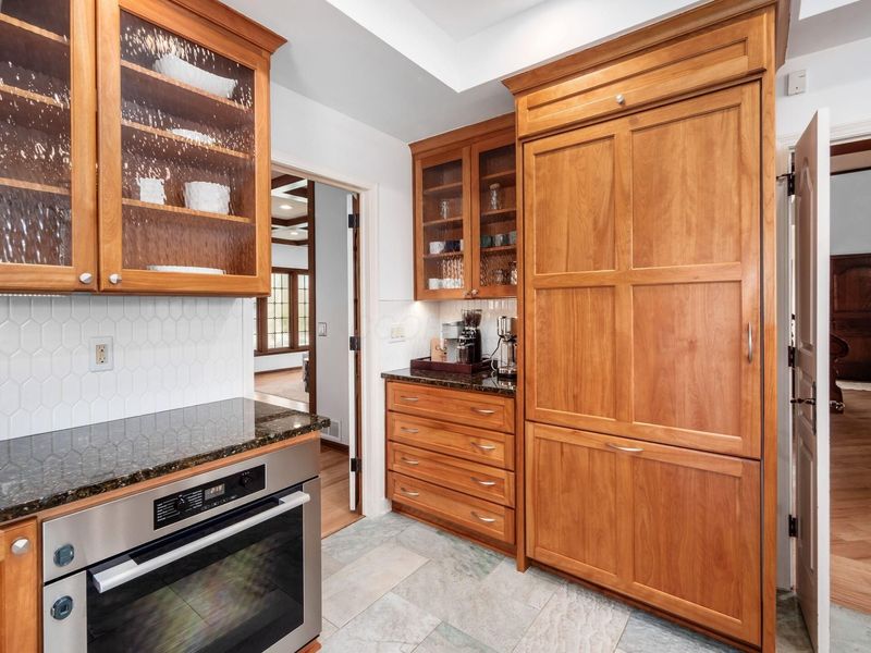 2484 Danvers Court, Columbus, OH 43220 Photo 32