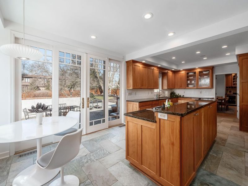 2484 Danvers Court, Columbus, OH 43220 Photo 37