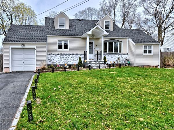 12 Bruce Lane, Kings Park, NY 11754