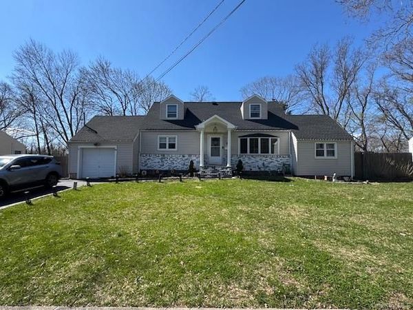 12 Bruce Lane , Kings Park, NY 11754