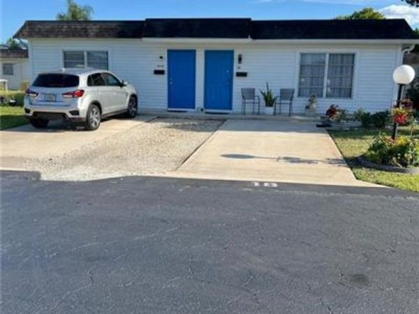 18 Hamlin CT, LEHIGH ACRES, FL 33936