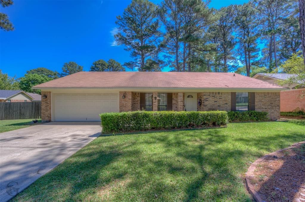 276 Hanging Moss Trail, Shreveport, LA 71106 Main Photo