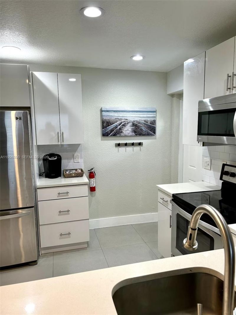 940 Charles St , West Palm Beach, FL 33401 Photo