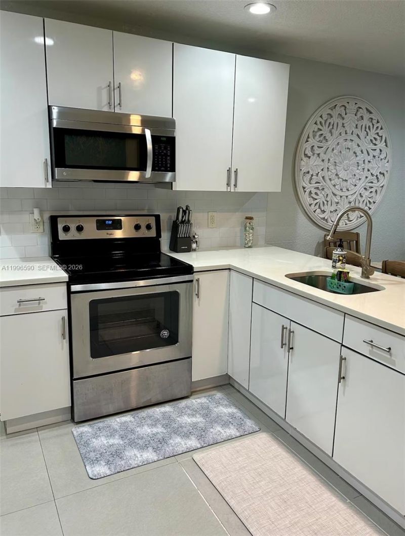 940 Charles St , West Palm Beach, FL 33401 Photo