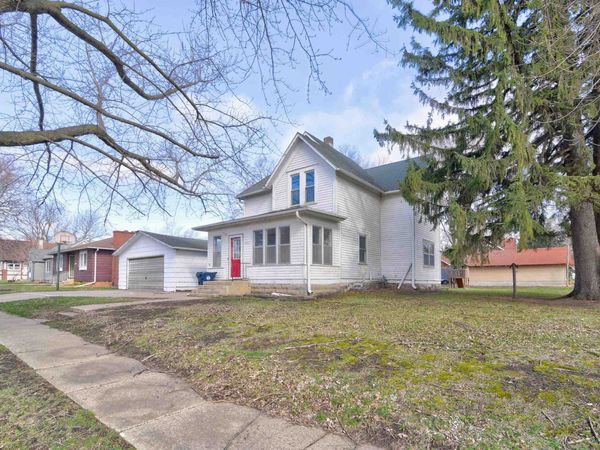 910 2nd Avenue , Armstrong, IA 50514