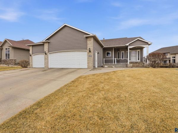6520 S Heatherridge Trl, Sioux Falls, SD 57108