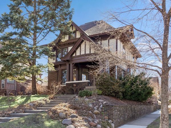 143 Lexington Parkway N, Saint Paul, MN 55104