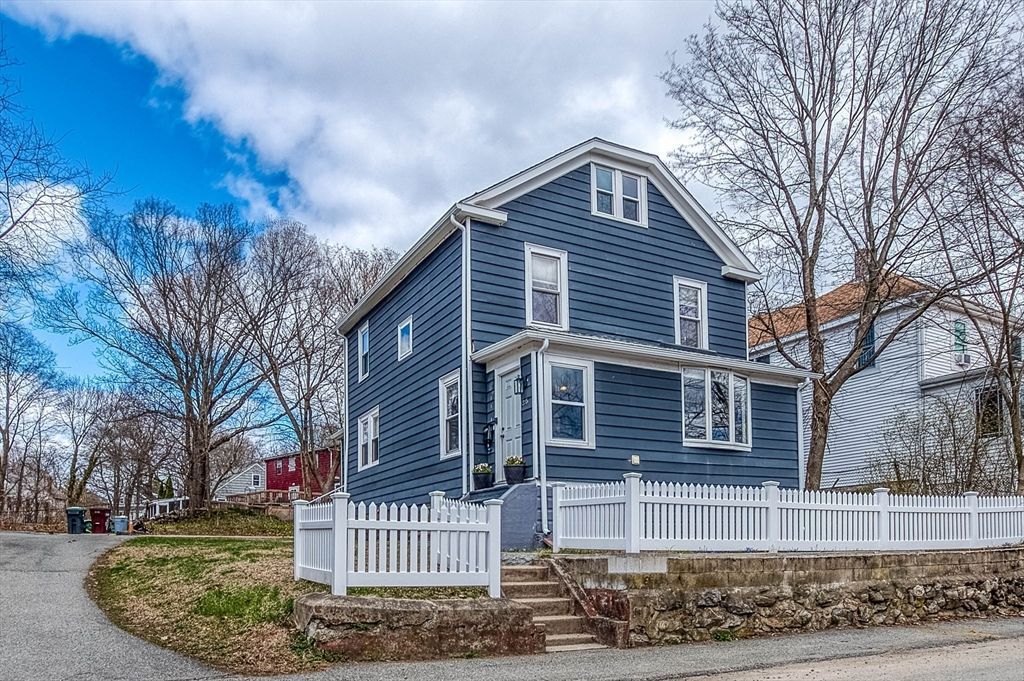 285 Colburn St, Dedham, MA 02026 Main Photo