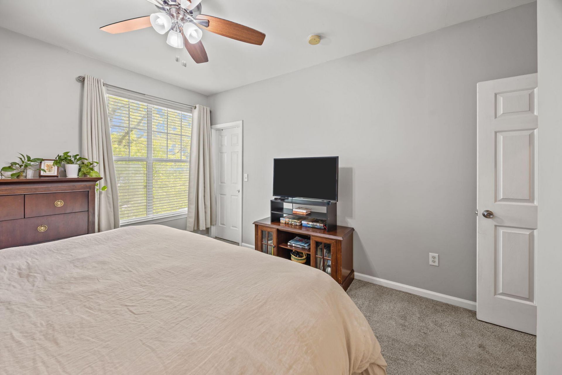 45 Sycamore Avenue Photo 10