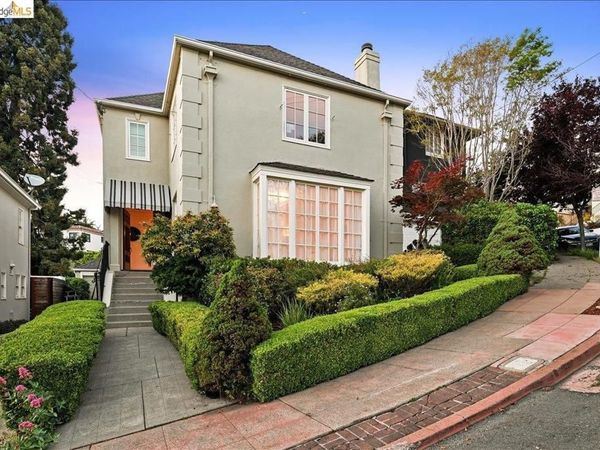 35 Ross Cir, Oakland, CA 94618