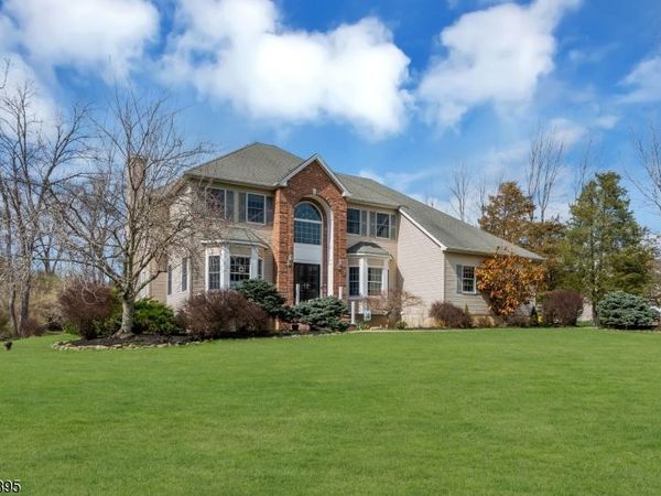 14 Misty Ln, Green, NJ 07821