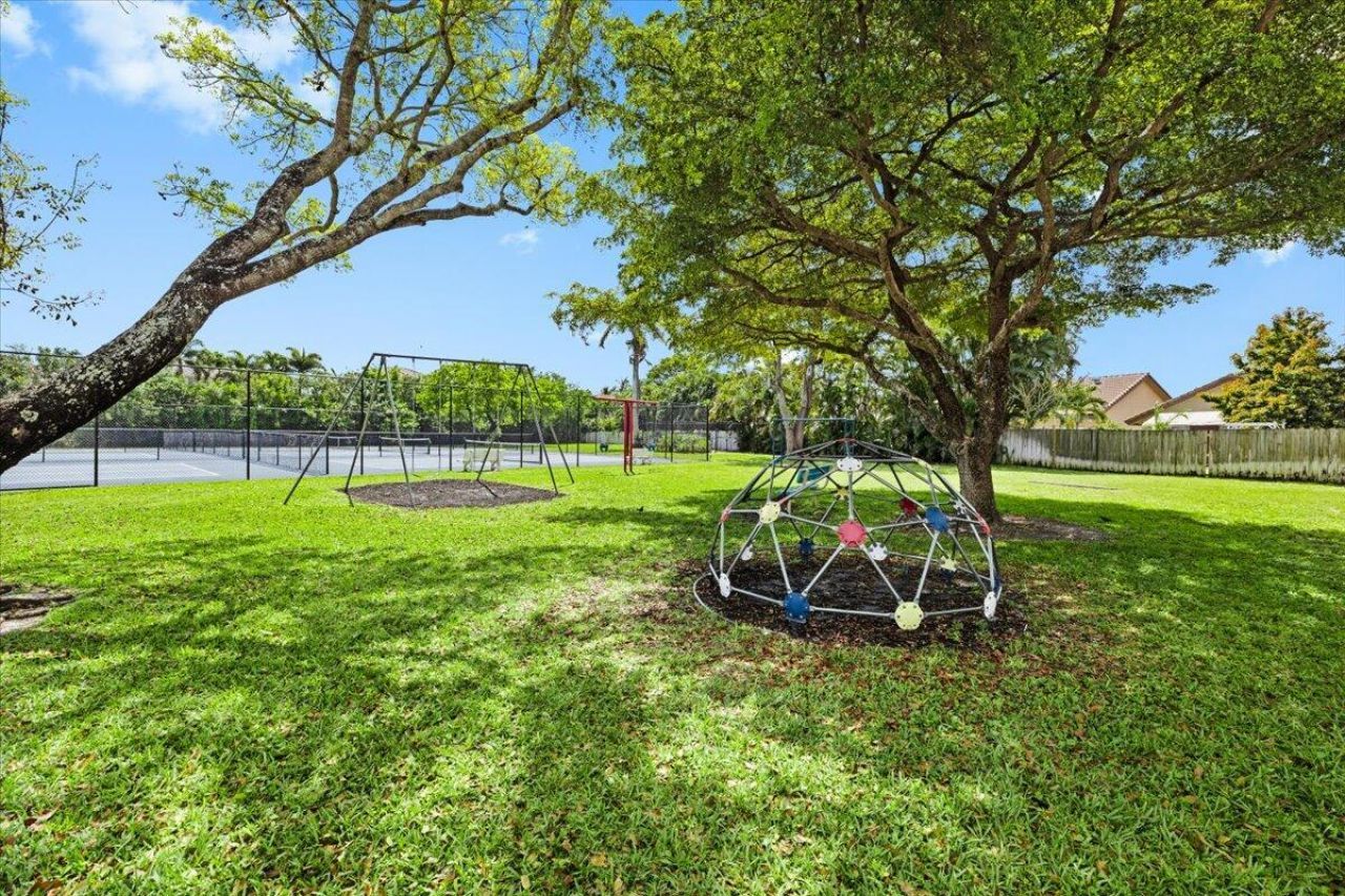 9615 Sun Pointe Drive, Boynton Beach, FL 33437 Photo