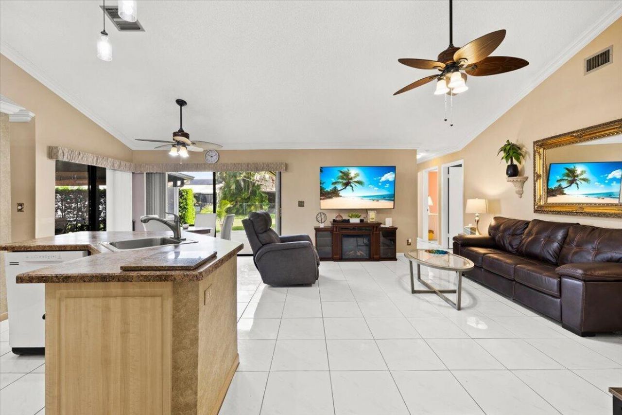 9615 Sun Pointe Drive, Boynton Beach, FL 33437 Photo