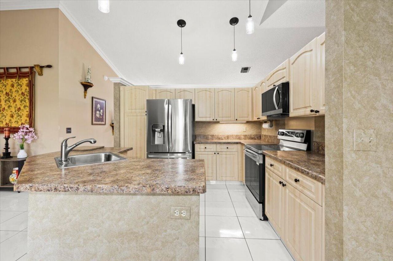 9615 Sun Pointe Drive, Boynton Beach, FL 33437 Photo