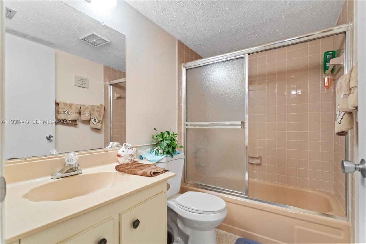 7640 NW 18th St , Unit 104, Margate, FL 33063 Photo