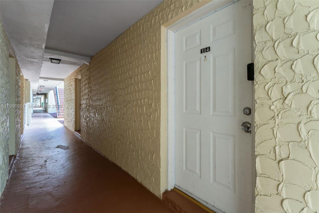 8500 SW 109th Ave, Unit 6-114, Miami, FL 33173 Photo