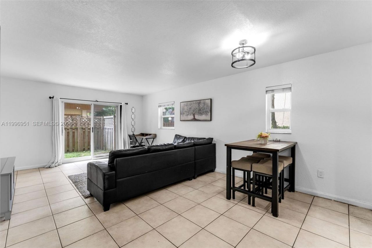 8500 SW 109th Ave, Unit 6-114, Miami, FL 33173 Photo