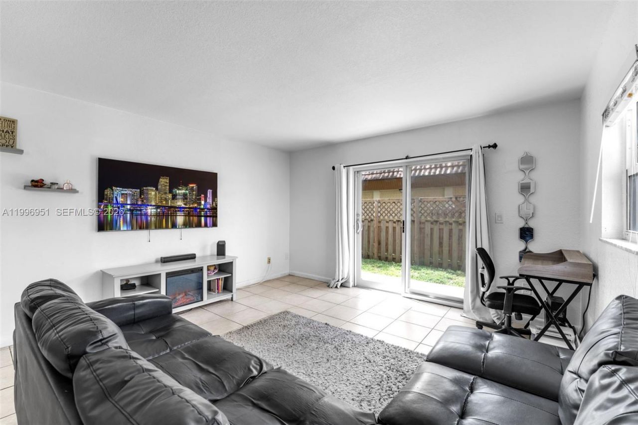 8500 SW 109th Ave, Unit 6-114, Miami, FL 33173 Photo