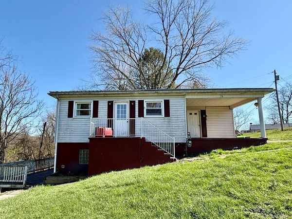 56 Pontiac Road, Wellsburg, WV 26070