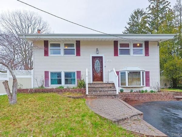 376 Magnolia Drive, Selden, NY 11784